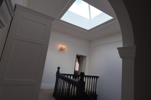 The Shobnall House - Newly Refurbished, 5 Bedrooms