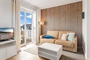 Unclassified image, 5 of 17, button - Weitsicht - Newly renovated 2-room apartment in the north of Hörnum with far-reaching views. (Hörnum)