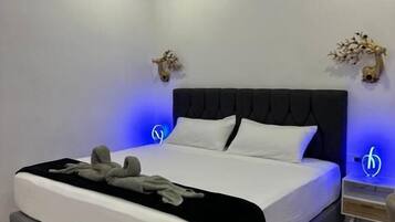 In-room safe, blackout curtains, free WiFi