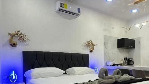 Sınıflandırılmamış resim, 15 üzerinden 1, düğme