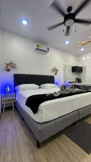 Cofres nos quartos, cortinas blackout, Wi-Fi de cortesia