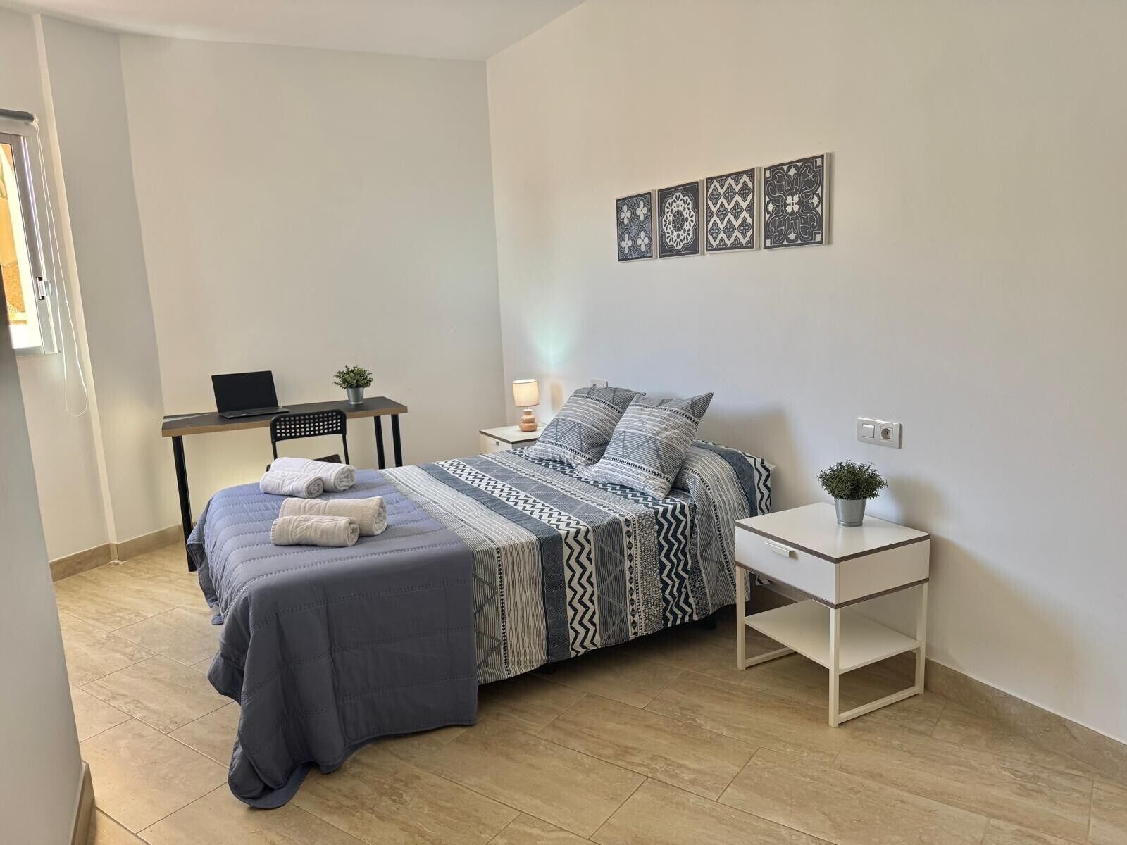 3 quartos, Wi-Fi de cortesia, roupa de cama