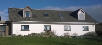 1-Bed Apartment with Sea View Sleeps 3