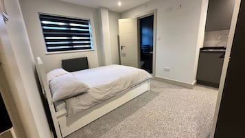 7 bedrooms, iron/ironing board, WiFi, bed sheets