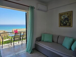 TV - Glyfada Beach Apartment - Seaside Retreat (Corfu)