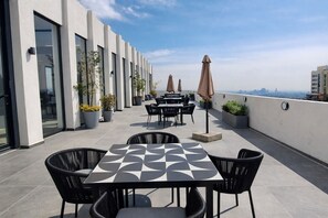 Outdoor dining - Large Modern New Apartment Near Andares (Zapopan)