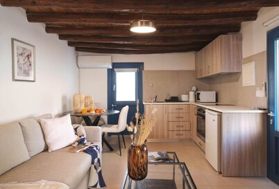 A Charming Self-Contained Suite Overlooking a Tranquil Courtyard
