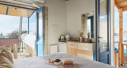 A Tranquil One-Bedroom Loft with Sweeping Views in the Heart of Nature