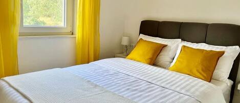 Free WiFi, bed sheets