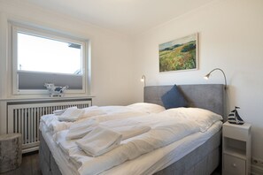 3 bedrooms, iron/ironing board, WiFi, bed sheets - An der Seedüne, App. Carpe diem - "Relax in our vacation apartment at (Unknown)