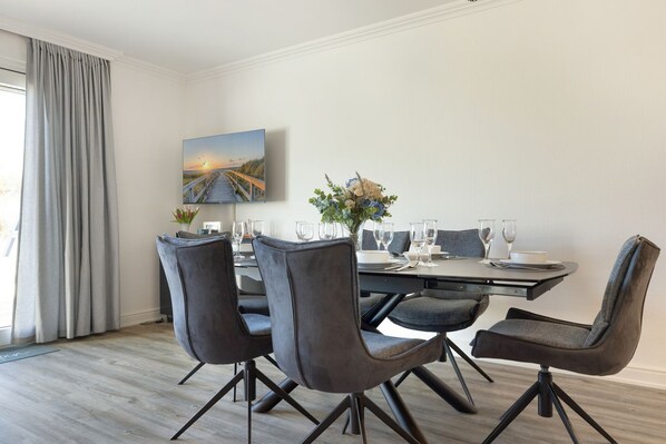 Unclassified image, 1 of 32, button