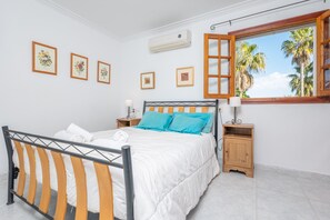 5 Schlafzimmer, Bügeleisen/Bügelbrett, kostenloses WLAN, Bettwäsche