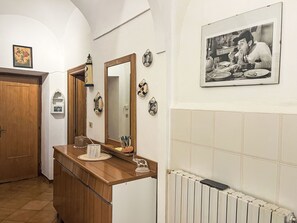 Interni