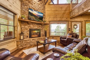 Televisión, chimenea, videojuegos y futbolito