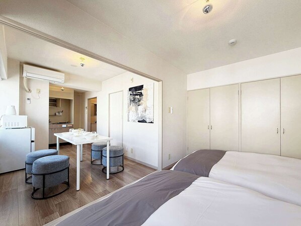 1 dormitori, planxa i posts de planxar, wifi i roba de llit 