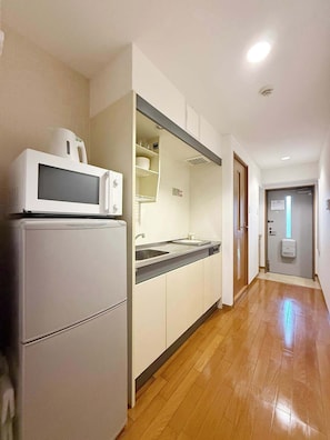 Fridge, microwave, stovetop