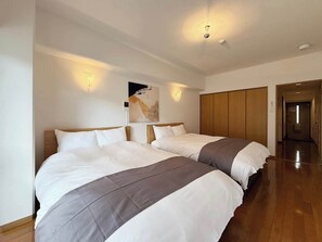 1 bedroom, iron/ironing board, WiFi - Cozy Studio in Perfect Spot – Walk to Peace Park (Hiroshima City)