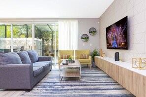 Smart TV - Dream Stay Near Magic of Disney 4BD with Pool and BBQ (Kissimmee)