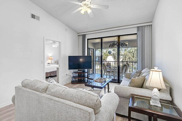 Smart TV, table tennis