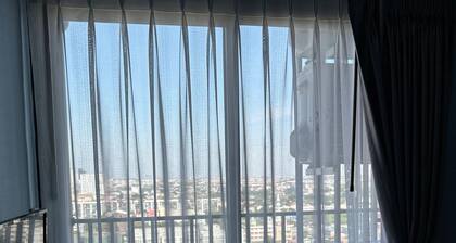 #4 29sqm 1-bedroom condo with pool, fitness, WiFi, AC in Bangkok