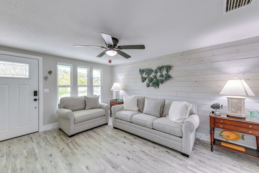 2 Blocks To Beach: Tropical Retreat In Anna Maria - Anna Maria, FL