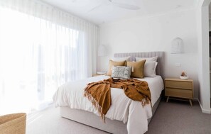 4 chambres, fer et planche à repasser, Wi-Fi, literie fournie