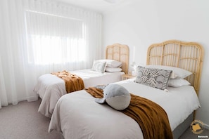 4 chambres, fer et planche à repasser, Wi-Fi, draps fournis