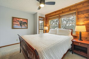 3 habitaciones, tabla de planchar con plancha, internet y ropa de cama 