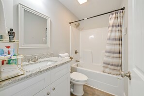 Hair dryer, towels - Stay & Play: Spacious Concord Townhome Near Uptown (Concord)