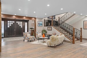Interior - Grand Escape at R&D Ranch - Snowmobiling, Hot tub (Heber City)