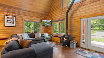 TV, fireplace, DVD player