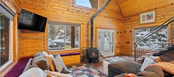 Evy's Cabin, 2 miles to snowmobiling