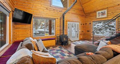 Evy's Cabin, 2 miles to snowmobiling