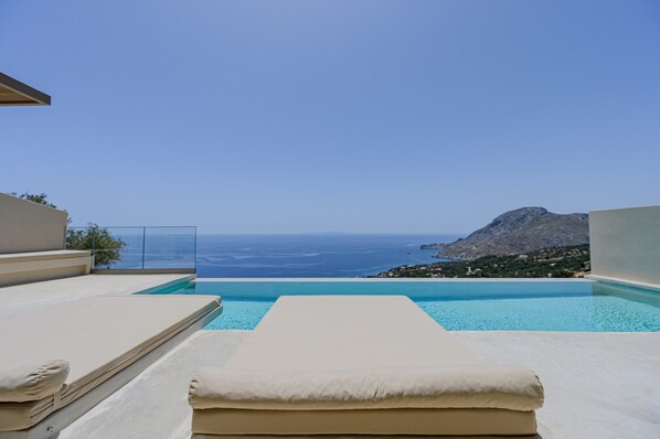 Villa | Pool | Indoor pool, outdoor pool