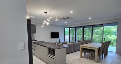 41RedPebble Brand New 2 Bedroom Villa in Redlynch Cairns QLD
