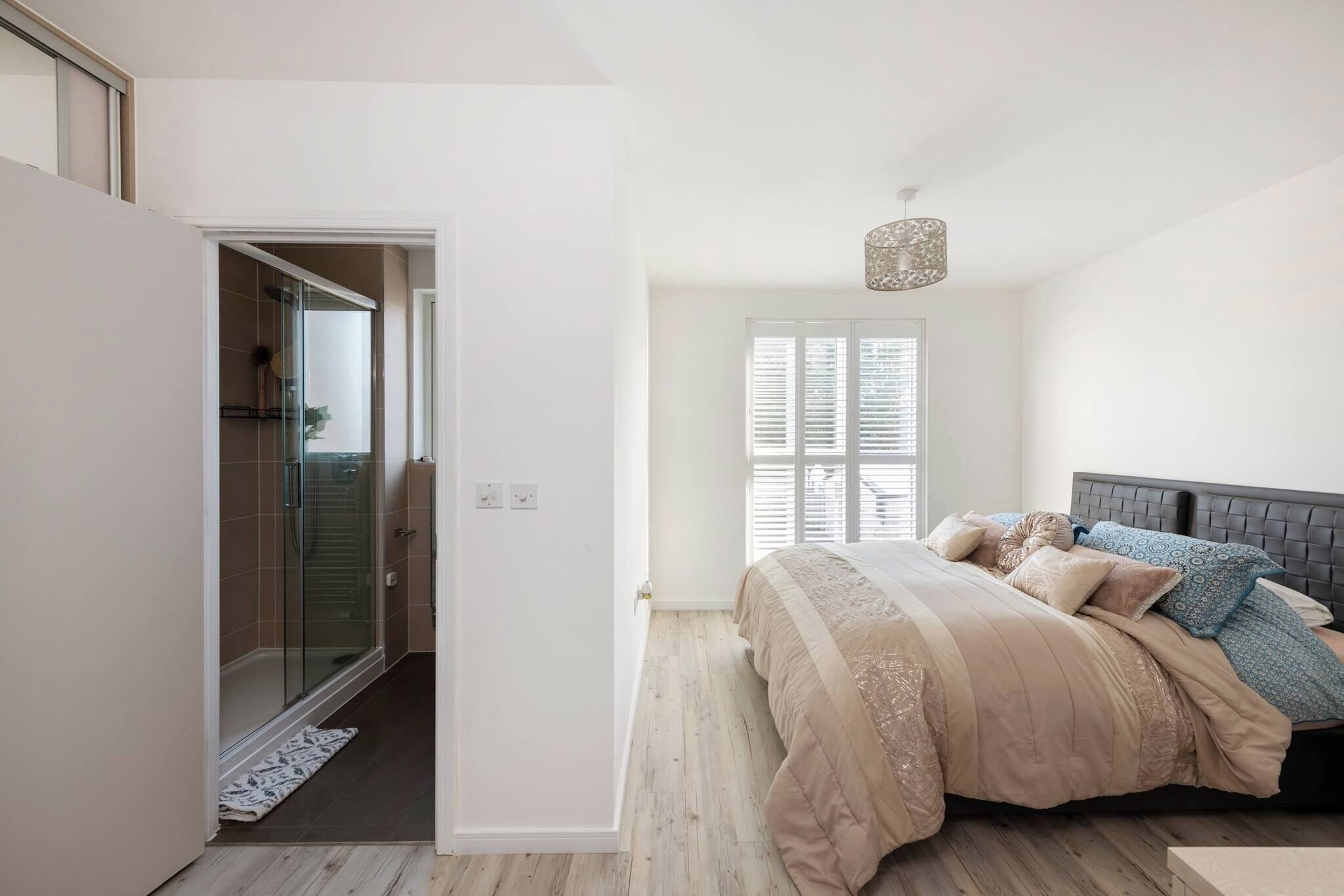 3 bedrooms, iron/ironing board, Internet