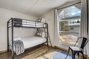 3 habitaciones, cuna de viaje, wifi y ropa de cama