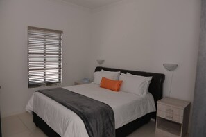 4 Schlafzimmer, Bügeleisen/Bügelbrett, WLAN