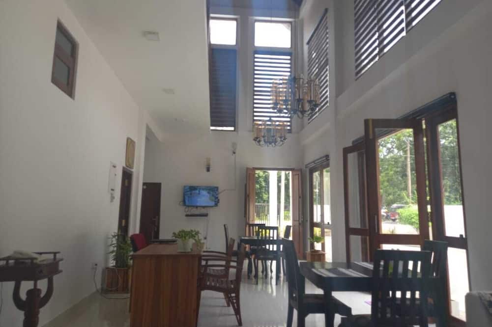 RAJABAWANA Holiday Resort