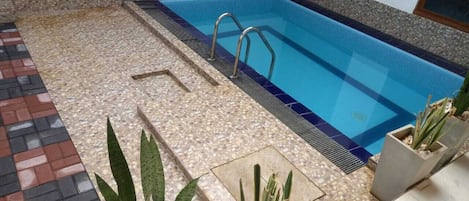 Una piscina techada