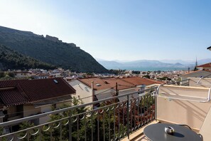 Superior Double Room, Sea View | Balcony view - Aerinon Guesthouse (Nafplio)