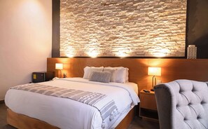 1 bedroom, desk, iron/ironing board, WiFi