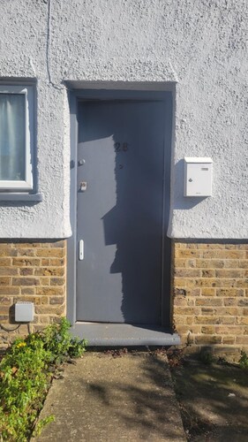 London Villa Retreat With 3 Bedrooms