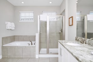 Shower, hair dryer, towels, soap - Magnificent Home with Private Pool, Theater & Game Room near Disney with. (Kissimmee)