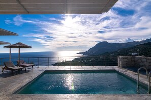Villa | Pool | Indoor pool, outdoor pool - Pyrgos Plakias 3 (Agios Vasileios)