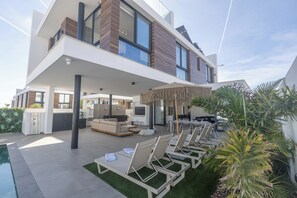 Villa, 4 soverom, privat basseng, hageutsikt | Terrasse/patio