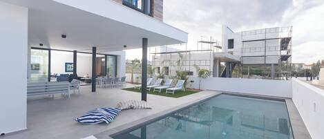 Villa, 4 habitaciones, alberca privada, vista al jardín | Alberca | Alberca al aire libre