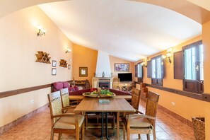 Interior - Andalusian Getaway; Game of Thrones Castle (Rivero de Posadas)