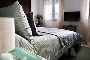 2 bedrooms, in-room safe, iron/ironing board, WiFi