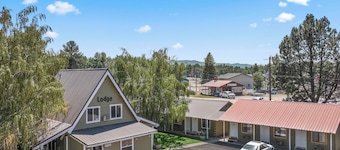 Birch Glen Hotel